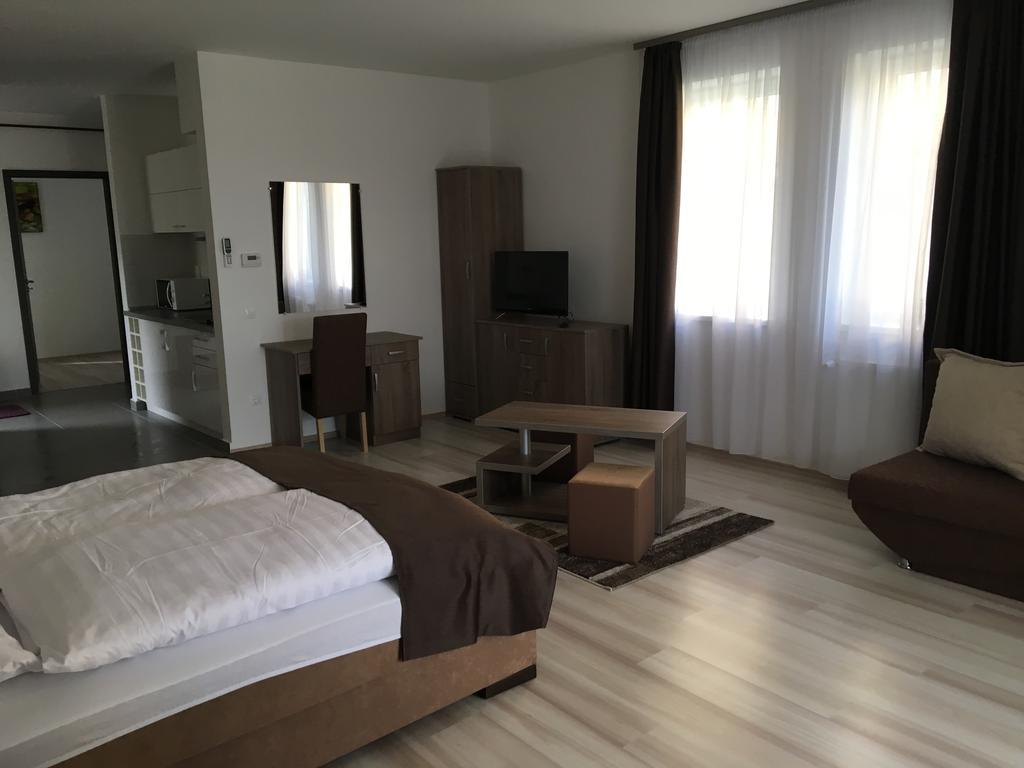 F&M Apartman Эгерсалок Экстерьер фото
