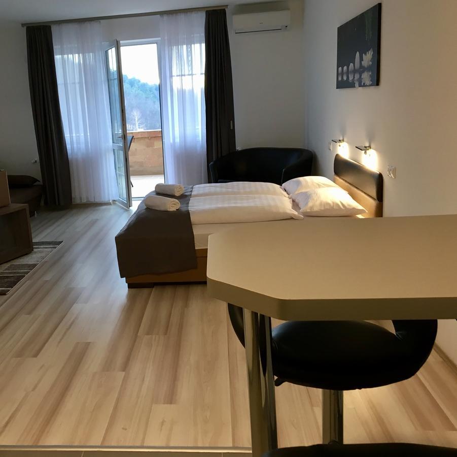 F&M Apartman Эгерсалок Экстерьер фото